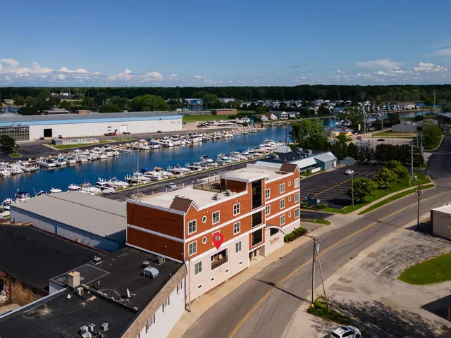 $369,000 | 1221 Broad Street, Unit 3, St. Joseph, MI 49085