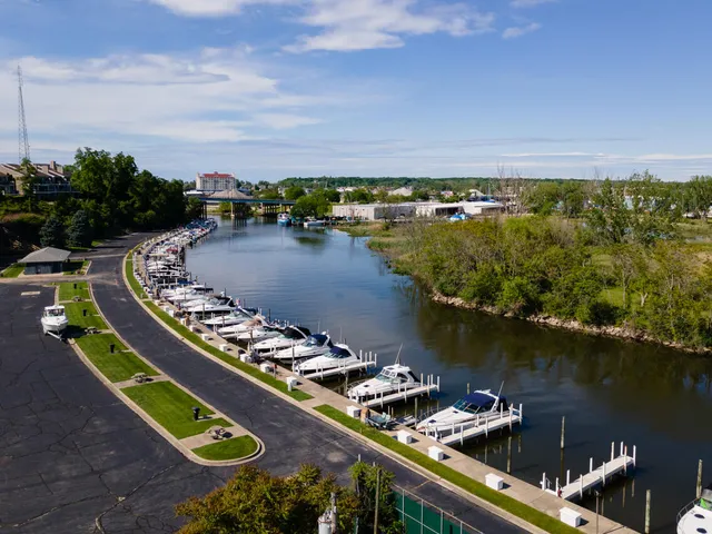 $369,000 | 1221 Broad Street, Unit 3, St. Joseph, MI 49085