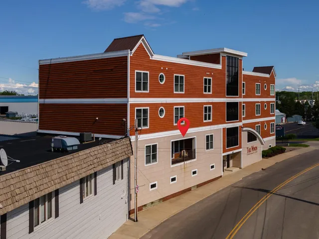 $369,000 | 1221 Broad Street, Unit 3, St. Joseph, MI 49085