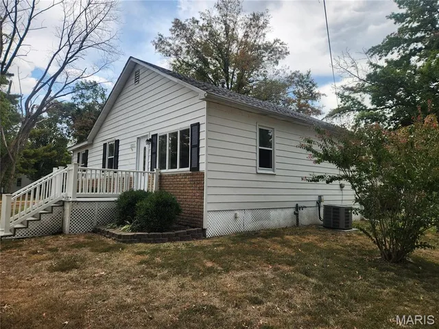 $169,900 | 2221 Pulliam Avenue, Fayetteville, IL 62258