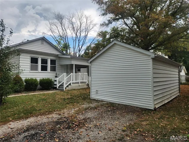 $169,900 | 2221 Pulliam Avenue, Fayetteville, IL 62258