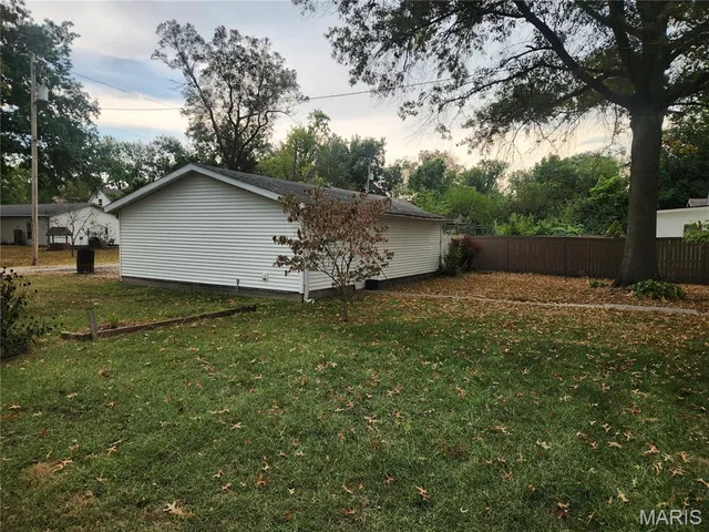 $169,900 | 2221 Pulliam Avenue, Fayetteville, IL 62258