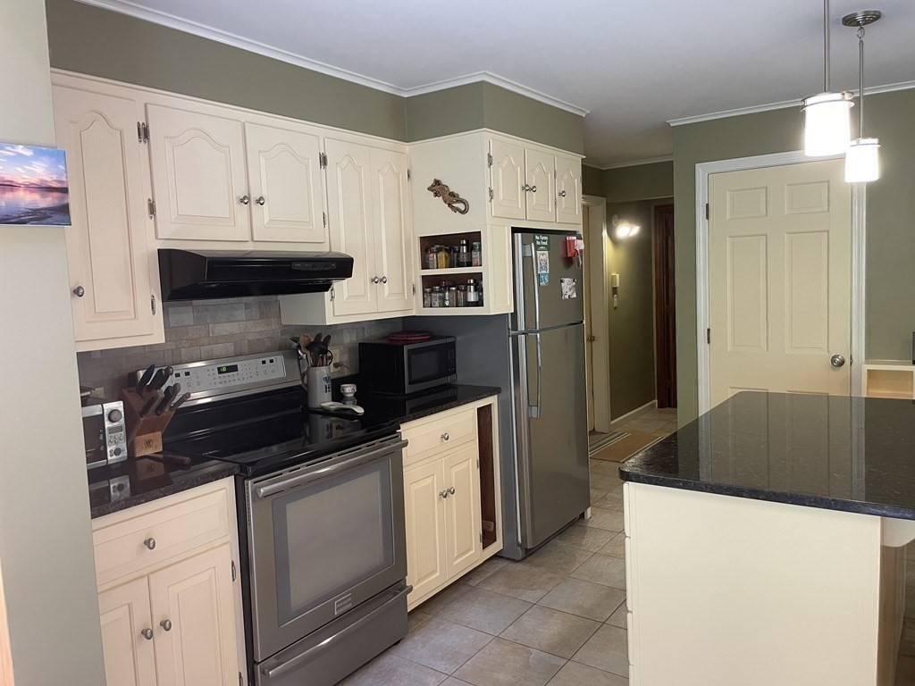 221 Linseed Road West Hatfield, MA 01088 - Photo 7 of 42 Gallery Image 7