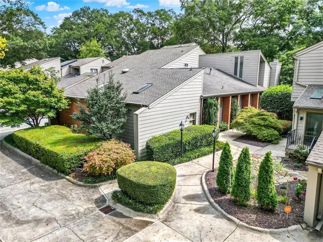 $900,000 | 4094 Columns Drive Southeast, Marietta, GA 30067