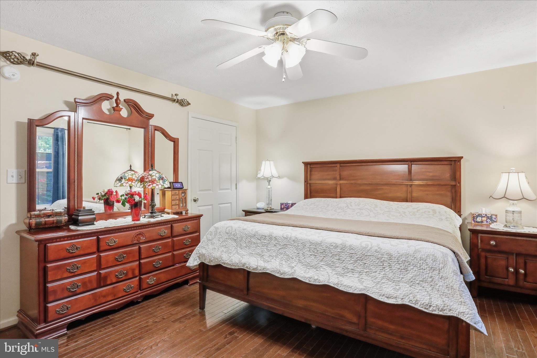 126 Cliffside Road Linden, VA 22642 - Photo 11 of 49 Primary Bedroom Suite with Attached Bathroom