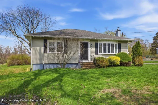 $249,942 | 17 Doty Avenue, Melrose, NY 12121