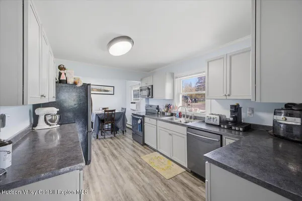 $249,942 | 17 Doty Avenue, Melrose, NY 12121