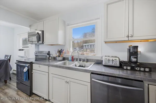 $249,942 | 17 Doty Avenue, Melrose, NY 12121