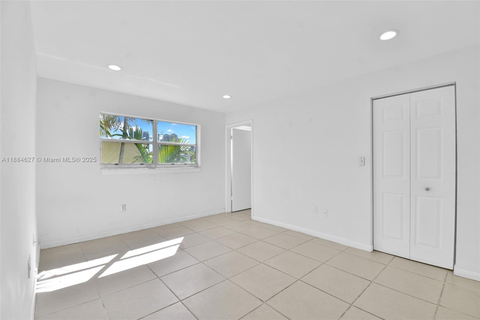 618 Euclid Avenue, Unit 303 Miami Beach, FL 33139 - Photo 9 of 26 a view of an empty room