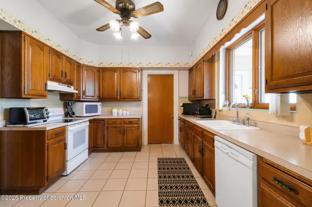 $2,900,000 | 343 Crystal Lake Road, Carbondale, PA 18407