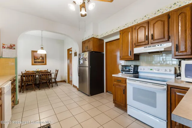 $2,900,000 | 343 Crystal Lake Road, Carbondale, PA 18407