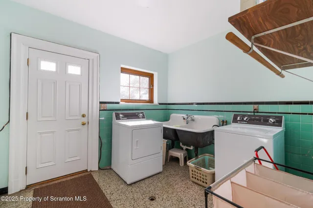 $2,900,000 | 343 Crystal Lake Road, Carbondale, PA 18407