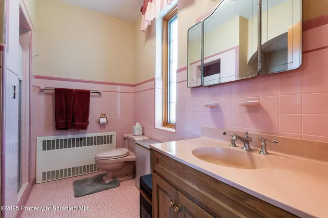 $2,900,000 | 343 Crystal Lake Road, Carbondale, PA 18407