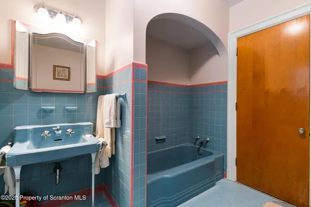 $2,900,000 | 343 Crystal Lake Road, Carbondale, PA 18407