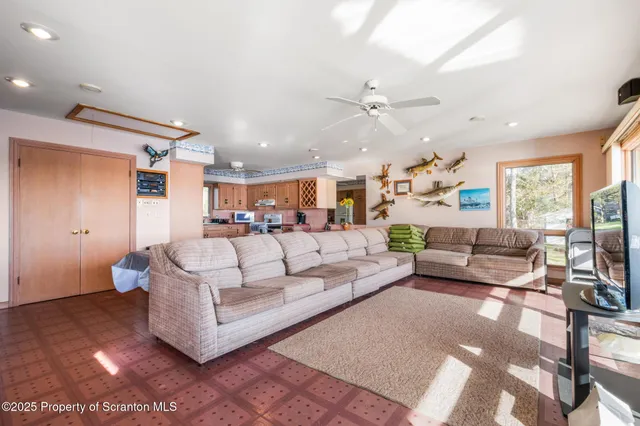 $2,900,000 | 343 Crystal Lake Road, Carbondale, PA 18407