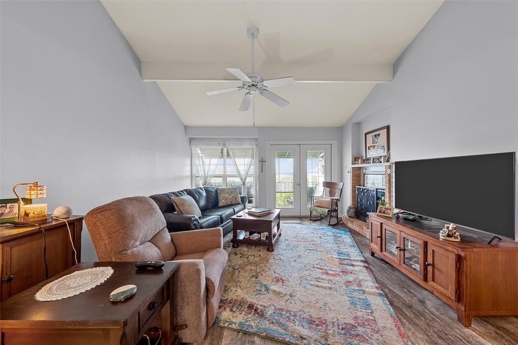2905 Lake Shore Drive, Unit 204 Waco, TX 76708 - Photo 8 of 32 Living room