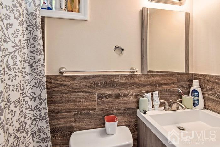 96 Tunison Road New Brunswick, NJ 08901 - Photo 12 of 14 Gallery Image 12