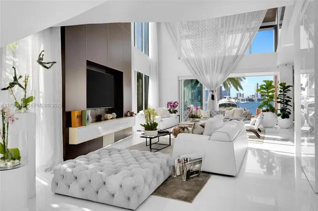 $21,500,000 | 441 North Hibiscus Drive, Miami Beach, FL 33139