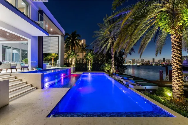 $21,500,000 | 441 North Hibiscus Drive, Miami Beach, FL 33139