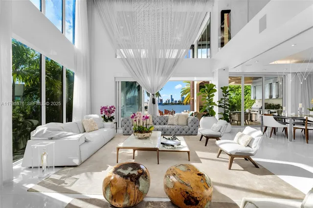 $21,500,000 | 441 North Hibiscus Drive, Miami Beach, FL 33139