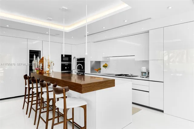 $21,500,000 | 441 North Hibiscus Drive, Miami Beach, FL 33139