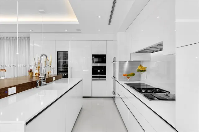 $21,500,000 | 441 North Hibiscus Drive, Miami Beach, FL 33139