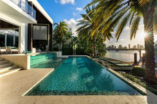 $21,500,000 | 441 North Hibiscus Drive, Miami Beach, FL 33139
