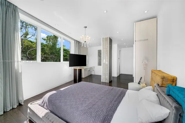 $21,500,000 | 441 North Hibiscus Drive, Miami Beach, FL 33139