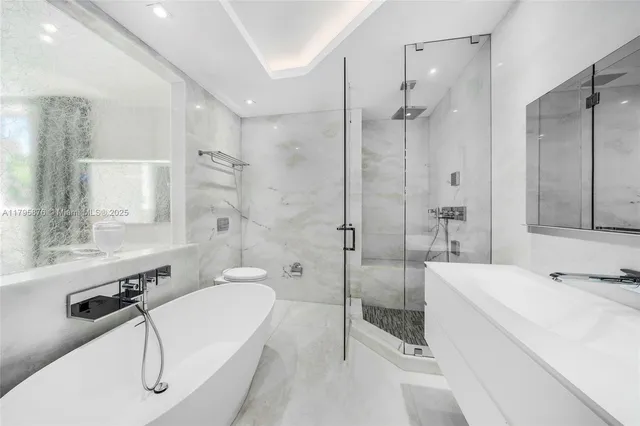 $21,500,000 | 441 North Hibiscus Drive, Miami Beach, FL 33139