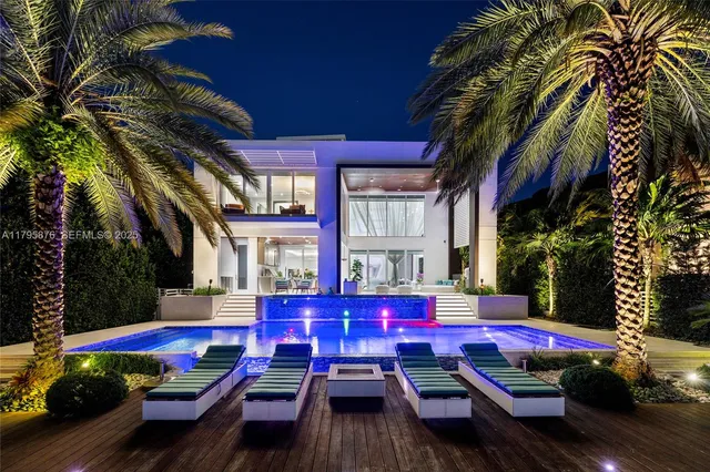 $21,500,000 | 441 North Hibiscus Drive, Miami Beach, FL 33139