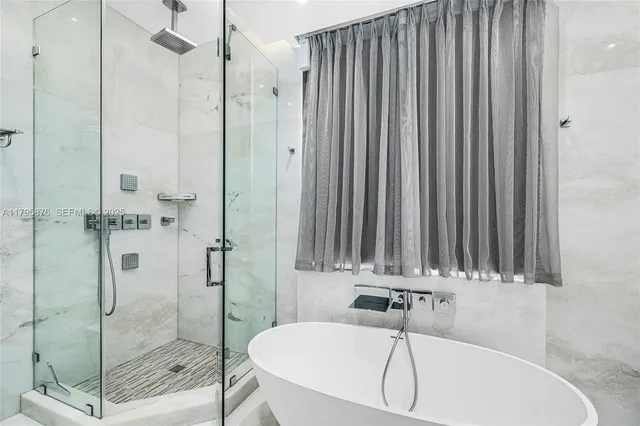 $21,500,000 | 441 North Hibiscus Drive, Miami Beach, FL 33139