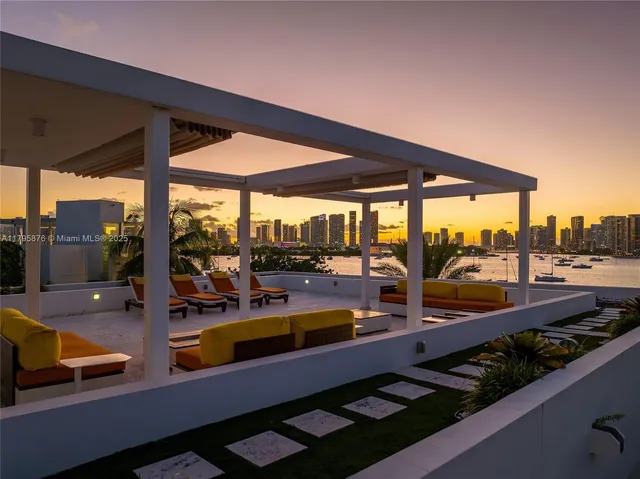 $21,500,000 | 441 North Hibiscus Drive, Miami Beach, FL 33139