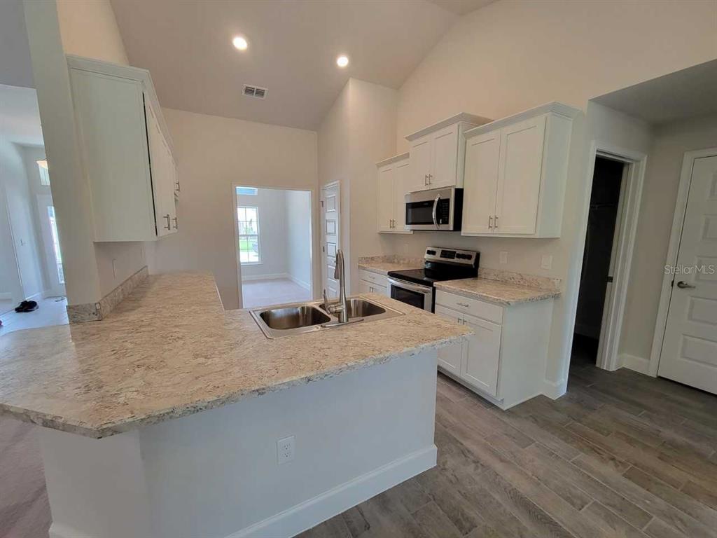 7070 Southwest 128th Place Road Ocala, FL 34473 - Photo 8 of 21 Gallery Image 8