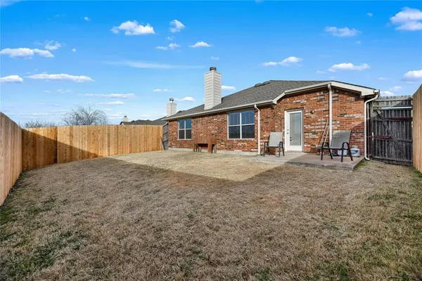 $2,150 | 2825 Dawn Spring Drive, Little Elm, TX 75068