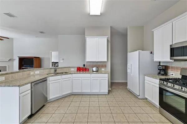 $2,150 | 2825 Dawn Spring Drive, Little Elm, TX 75068