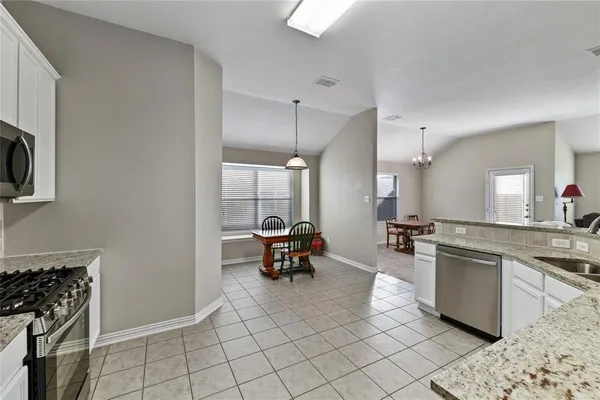 $2,150 | 2825 Dawn Spring Drive, Little Elm, TX 75068