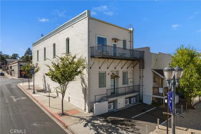 $1,065,000 | 302 North Main Street, Lakeport, CA 95453