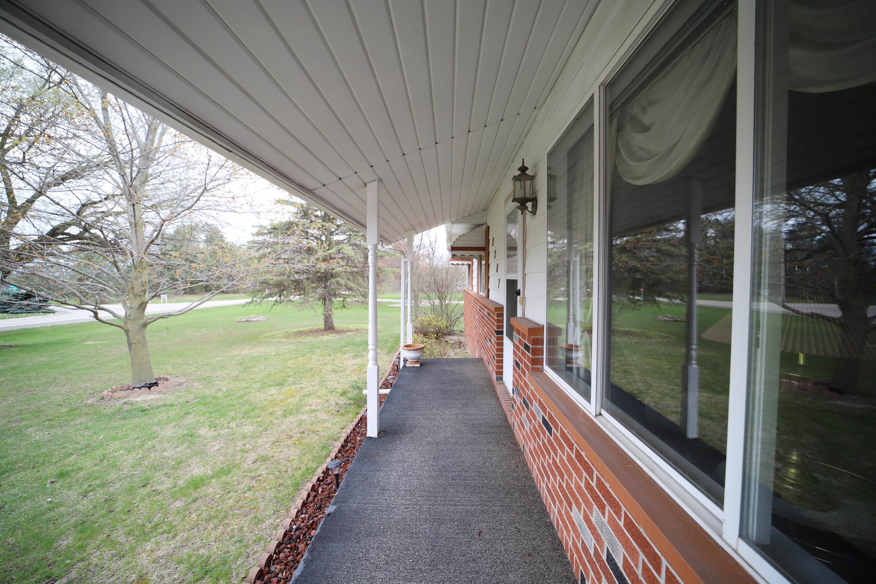 2287 South State Road Davison, MI 48423 - Photo 2 of 27