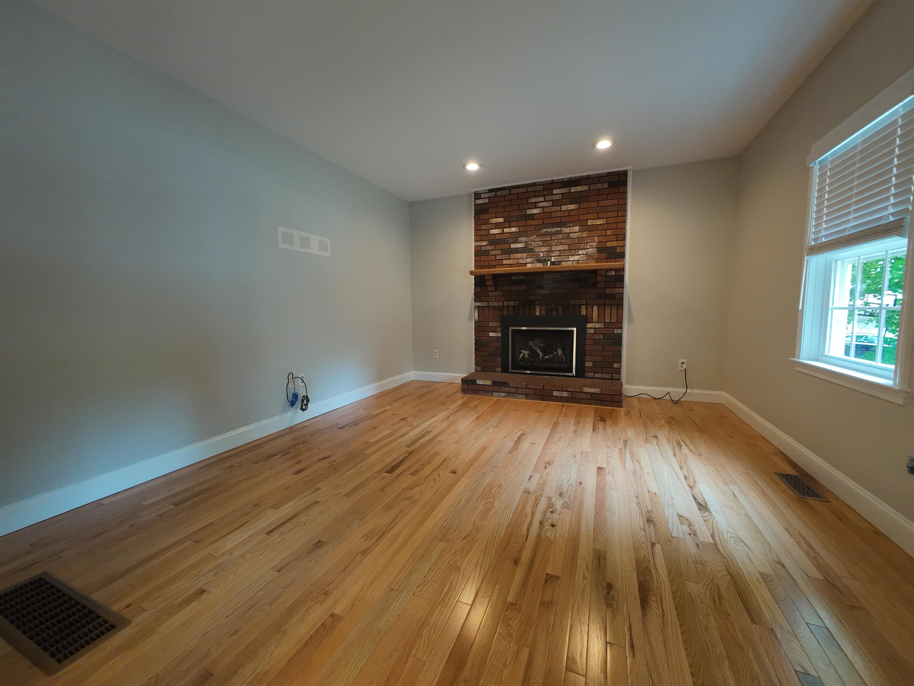 2 Farmington Road Nashua, NH 03060 - Photo 11 of 32 Gallery Image 11