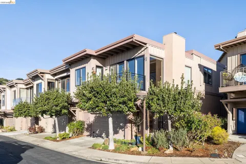 $998,000 | 11 Hawks Hill Court, Oakland, CA 94618