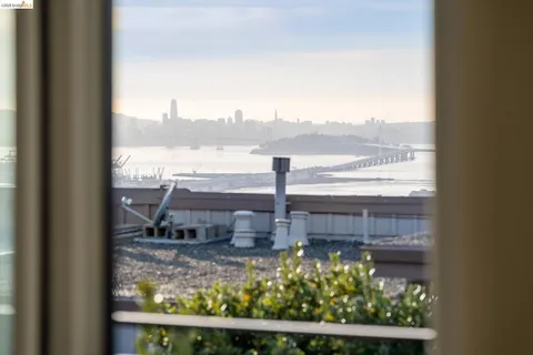 $998,000 | 11 Hawks Hill Court, Oakland, CA 94618