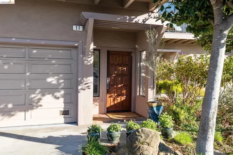 $998,000 | 11 Hawks Hill Court, Oakland, CA 94618