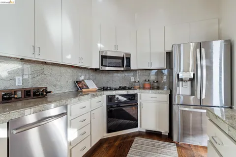 $998,000 | 11 Hawks Hill Court, Oakland, CA 94618