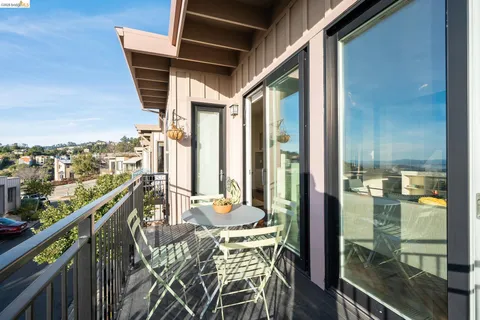 $998,000 | 11 Hawks Hill Court, Oakland, CA 94618