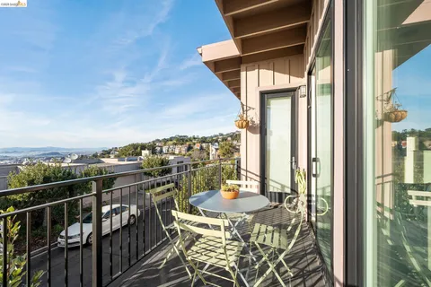 $998,000 | 11 Hawks Hill Court, Oakland, CA 94618