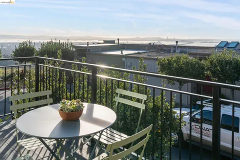 $998,000 | 11 Hawks Hill Court, Oakland, CA 94618