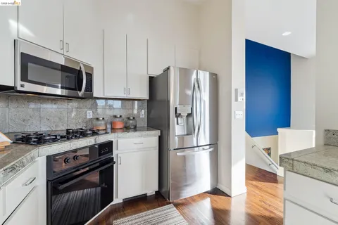 $998,000 | 11 Hawks Hill Court, Oakland, CA 94618