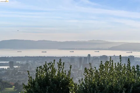 $998,000 | 11 Hawks Hill Court, Oakland, CA 94618