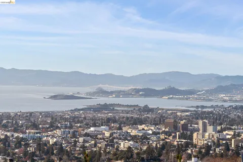 $998,000 | 11 Hawks Hill Court, Oakland, CA 94618