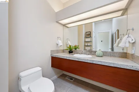 $998,000 | 11 Hawks Hill Court, Oakland, CA 94618